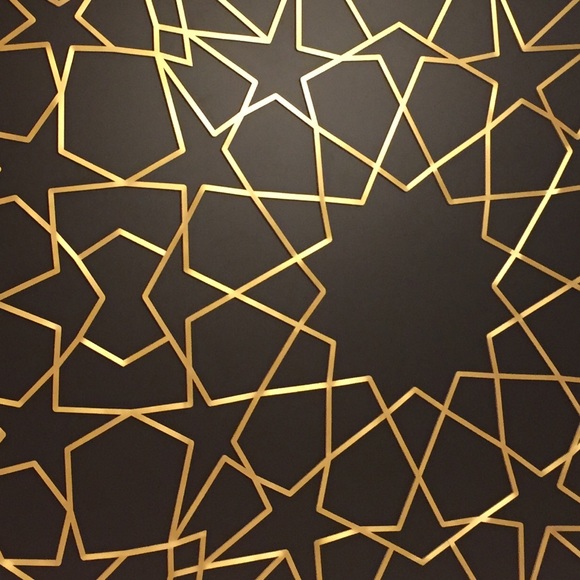 Meet your Posher, Jessica - Picture 2 of 2